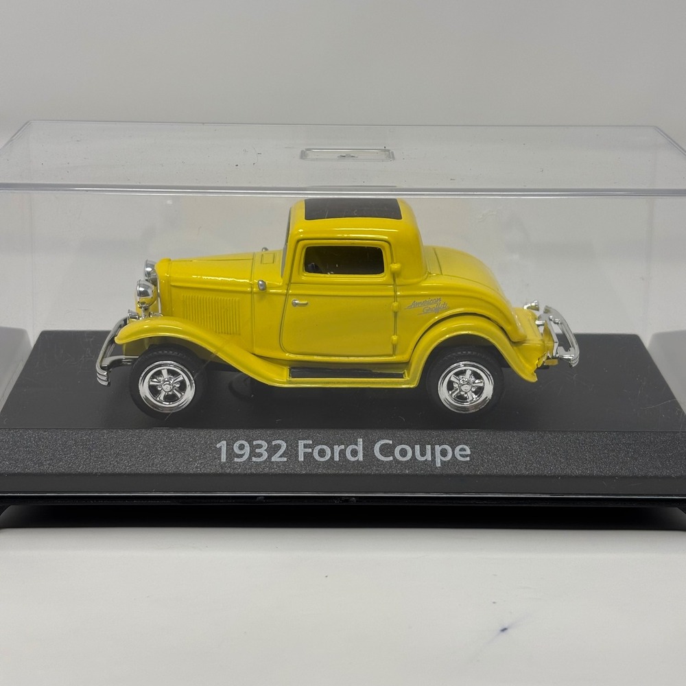 1932 Ford Coupe Yellow "American Graffiti" 1:43 Motor Max Diecast w Acrylic Case